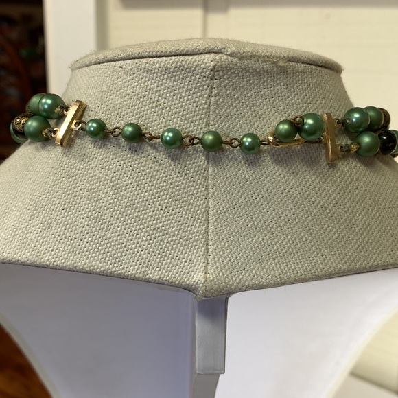 Vintage double strand green and gold splash bead necklace - Picture 6 of 7